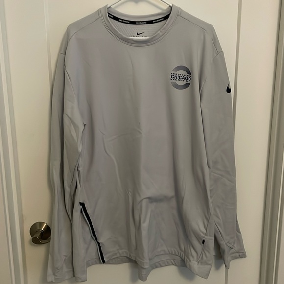 Nike running top - Picture 1 of 2